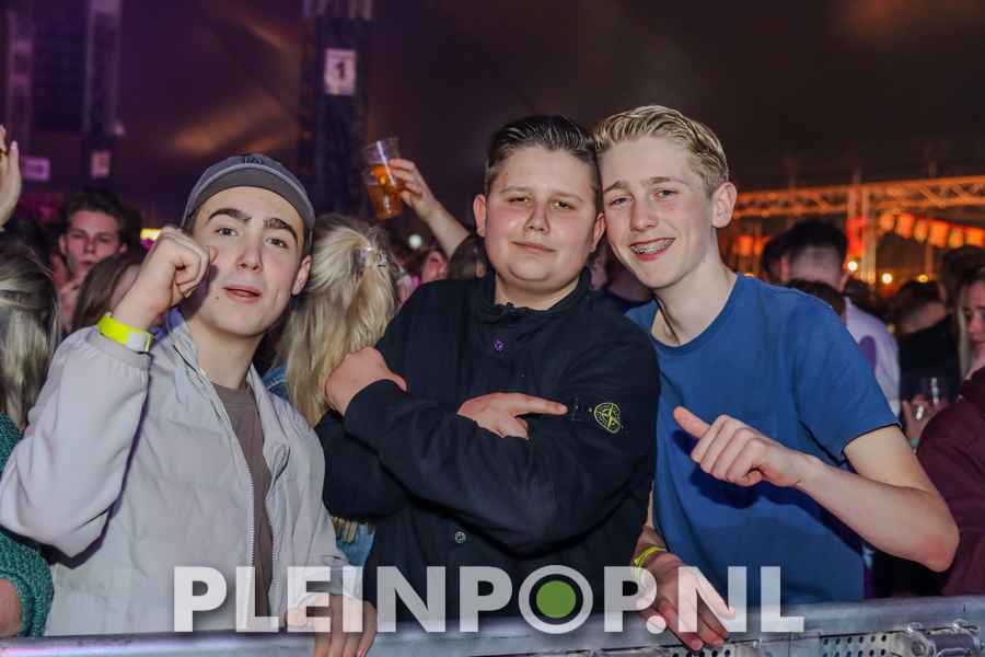 Publiek    Bezoekers (165)